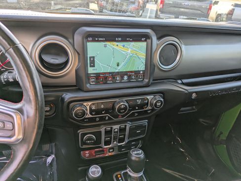 Used 2018 Jeep Wrangler Unlimited Rubicon AWD/4WD image 25