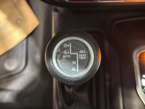 Used 2025 Jeep Wrangler Willys AWD/4WD image 20