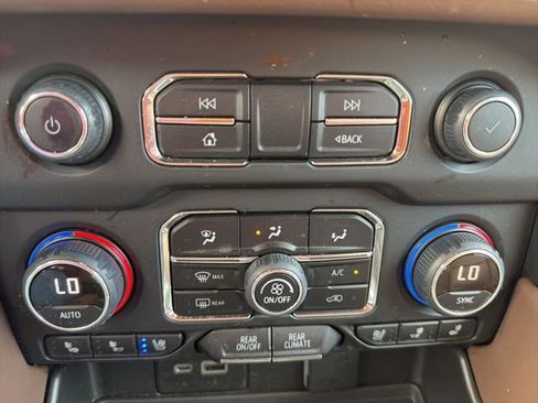 Used 2022 Chevrolet Tahoe High Country RWD image 26