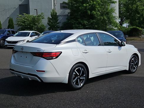 Certified 2024 Nissan Sentra SV FWD image 6