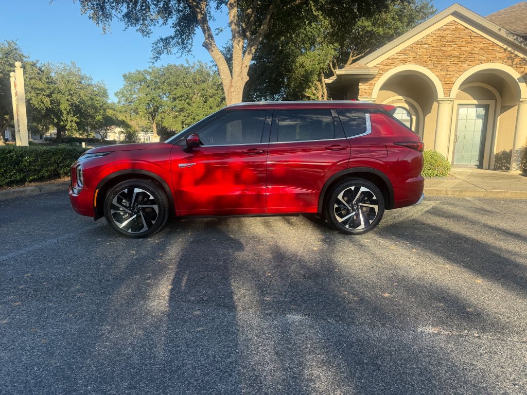Used 2023 Mitsubishi Outlander SEL AWD/4WD image 1