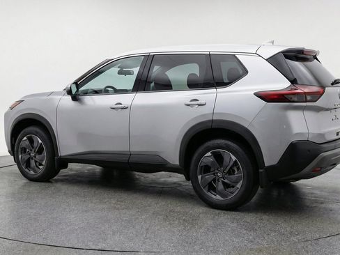Used 2025 Nissan Rogue SV AWD/4WD image 6