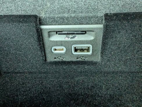 Certified 2025 Cadillac XT5 Premium Luxury image 28