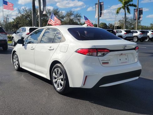 Used 2020 Toyota Corolla LE image 8