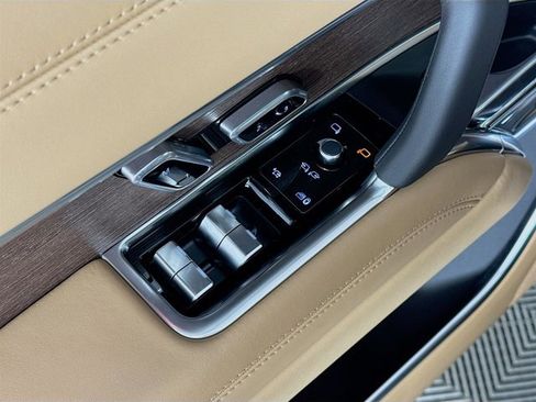 New 2026 Land Rover Range Rover Long Wheelbase SE image 20