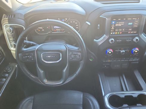 Used 2022 GMC Sierra 1500 Denali w/ Denali Premium Package image 11