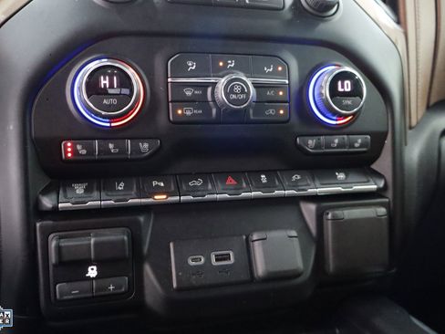 Used 2023 Chevrolet Silverado 3500 High Country image 22