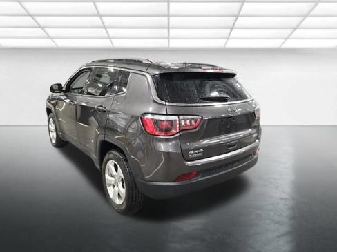 Used 2018 Jeep Compass Latitude w/ Cold Weather Group AWD/4WD image 6