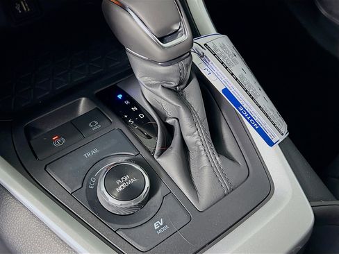 Used 2025 Toyota RAV4 XLE Premium w/ Weather Package AWD/4WD image 25