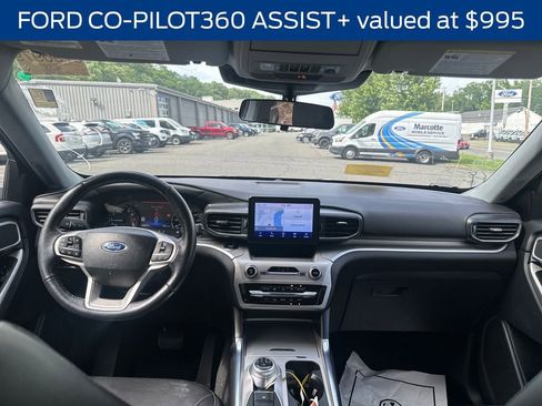 Used 2022 Ford Explorer XLT w/ Equipment Group 202A AWD/4WD image 7