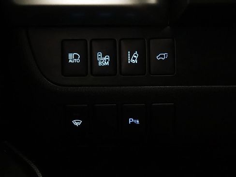 Used 2015 Toyota Highlander Limited w/ Driver Technology Package AWD/4WD image 19