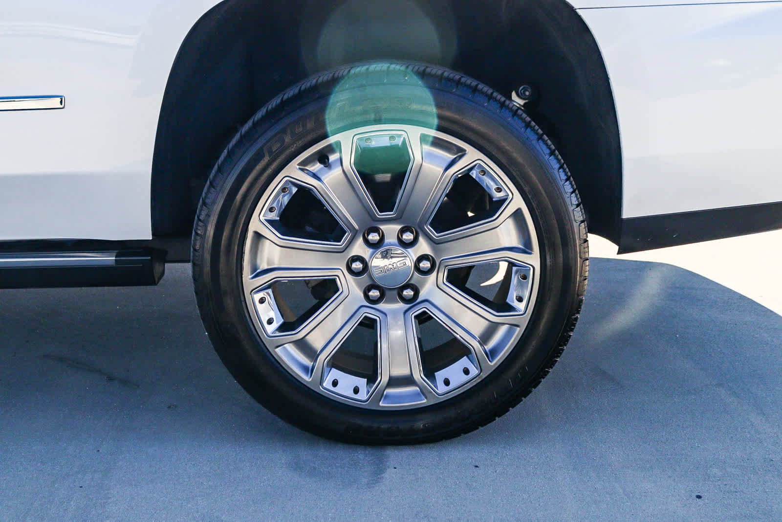 Used 2016 GMC Yukon Denali w/ Open Road Package RWD image 12
