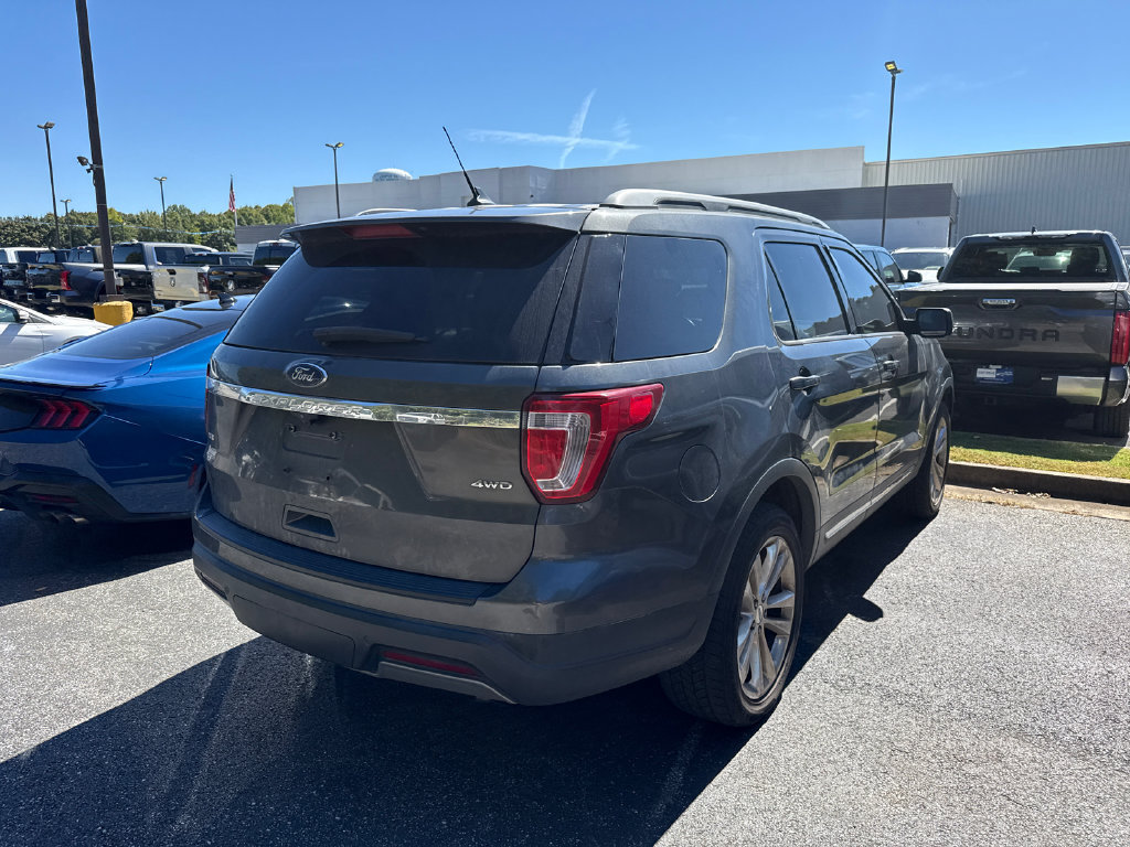 Used 2019 Ford Explorer XLT w/ Equipment Group 202A AWD/4WD image 20