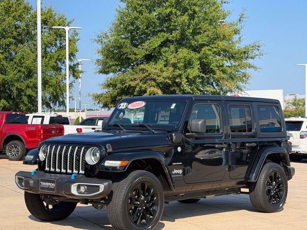 Used 2023 Jeep Wrangler Unlimited Sahara AWD/4WD image 4