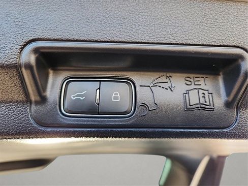 Used 2022 Ford Explorer Platinum w/ Equipment Group 601A image 8