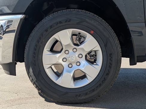 New 2026 RAM 1500 4x4 Crew Cab image 4