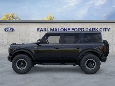 New 2025 Ford Bronco Badlands image 3