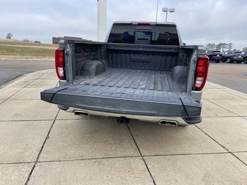 Used 2024 GMC Sierra 1500 SLE w/ Preferred Package image 25