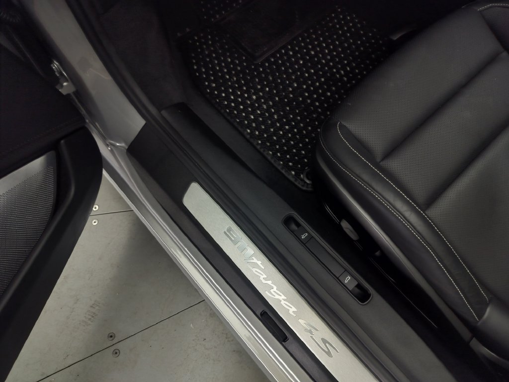 Certified 2024 Porsche 911 Targa 4S AWD/4WD image 17