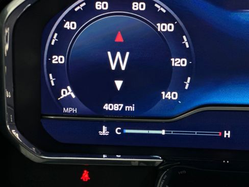 Used 2025 Chevrolet Silverado 1500 ZR2 w/ Technology Package image 35