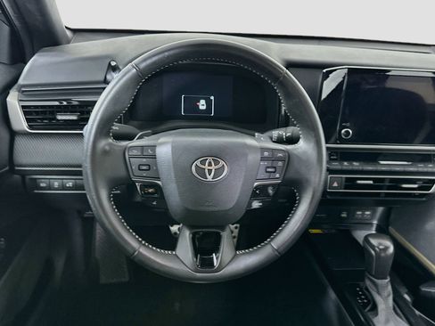 Used 2025 Toyota Camry SE FWD image 17