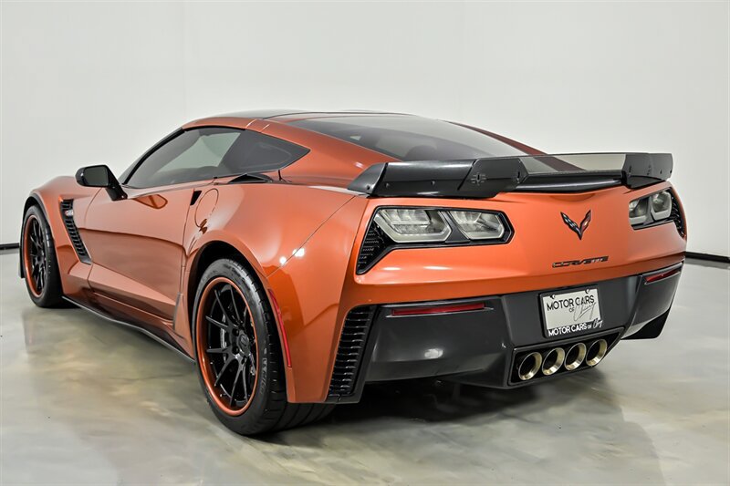 Used 2015 Chevrolet Corvette Z06 w/ 3LZ Preferred Equipment Group RWD image 7