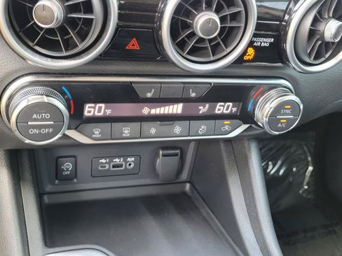 Used 2024 Nissan Sentra SR FWD image 15