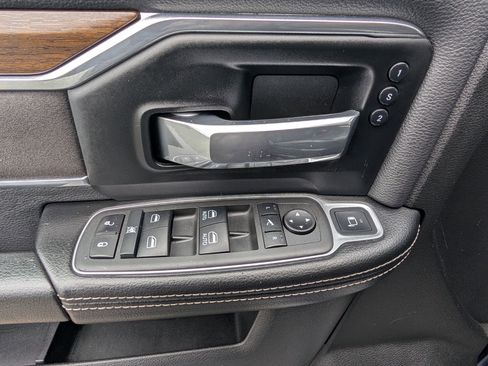 Used 2022 RAM 3500 Laramie AWD/4WD image 22
