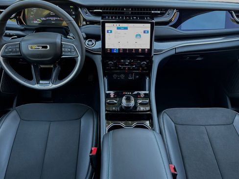 New 2023 Jeep Grand Cherokee Trailhawk image 12