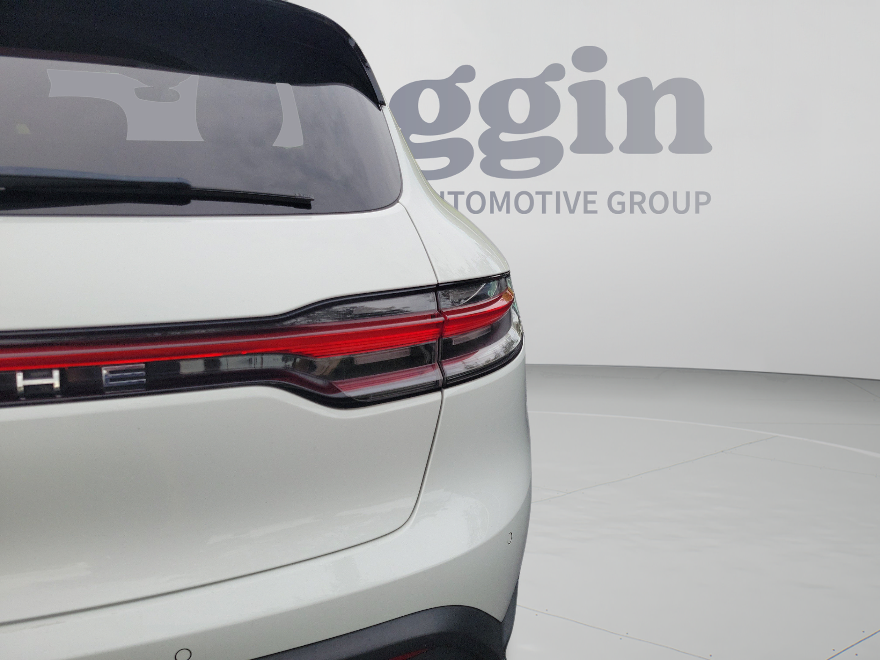 Used 2022 Porsche Macan S AWD/4WD image 22