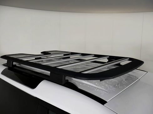 Used 2023 Land Rover Defender 90 S image 27