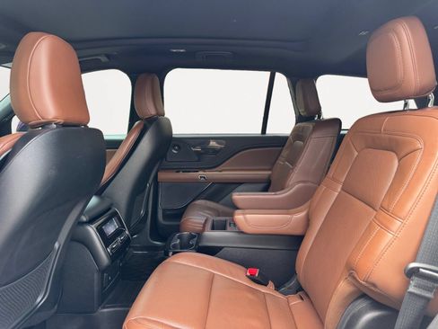 Used 2023 Lincoln Aviator Reserve w/ Equipment Group 201A AWD/4WD image 13