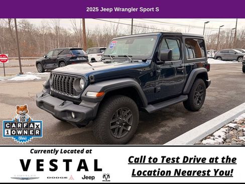 Used 2025 Jeep Wrangler Sport AWD/4WD image 4