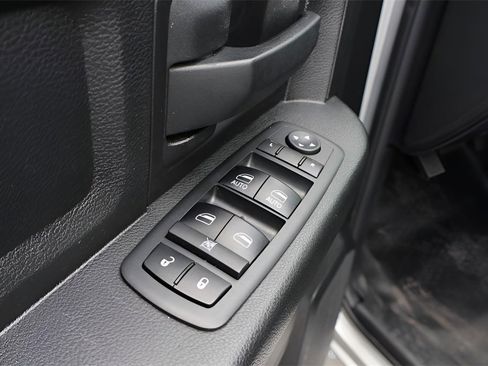 Used 2018 RAM 1500 Tradesman image 21