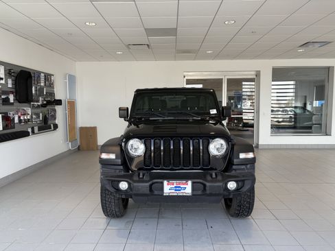 Used 2021 Jeep Wrangler Sport S image 7