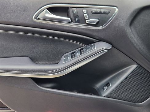 Used 2018 Mercedes-Benz GLA 250 image 21