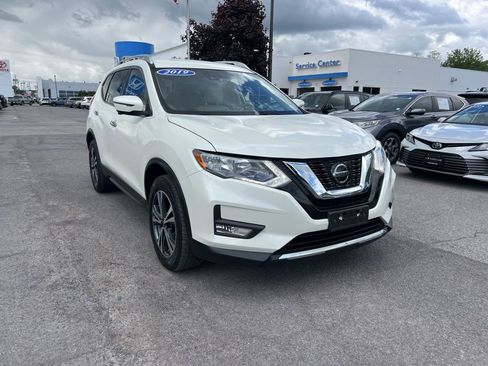 Used 2019 Nissan Rogue SV w/ Premium Package AWD/4WD image 7