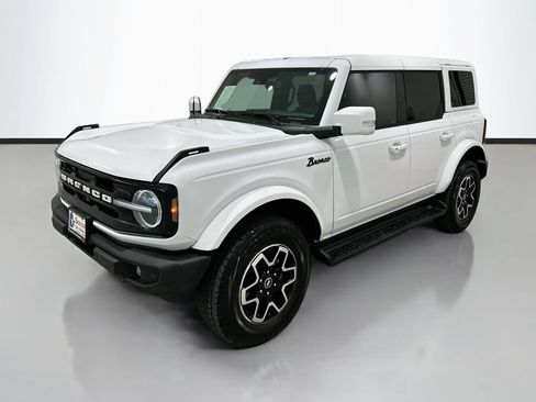 Used 2025 Ford Bronco Outer Banks AWD/4WD image 3