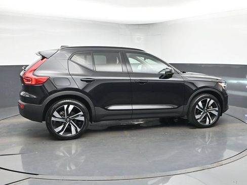 Used 2023 Volvo XC40 B5 Plus w/ Protection Package Premier AWD/4WD image 9