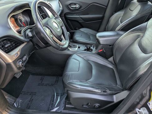 Used 2016 Jeep Cherokee Limited image 13