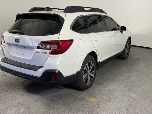 Used 2019 Subaru Outback 2.5i Limited w/ Popular Package #2 image 3