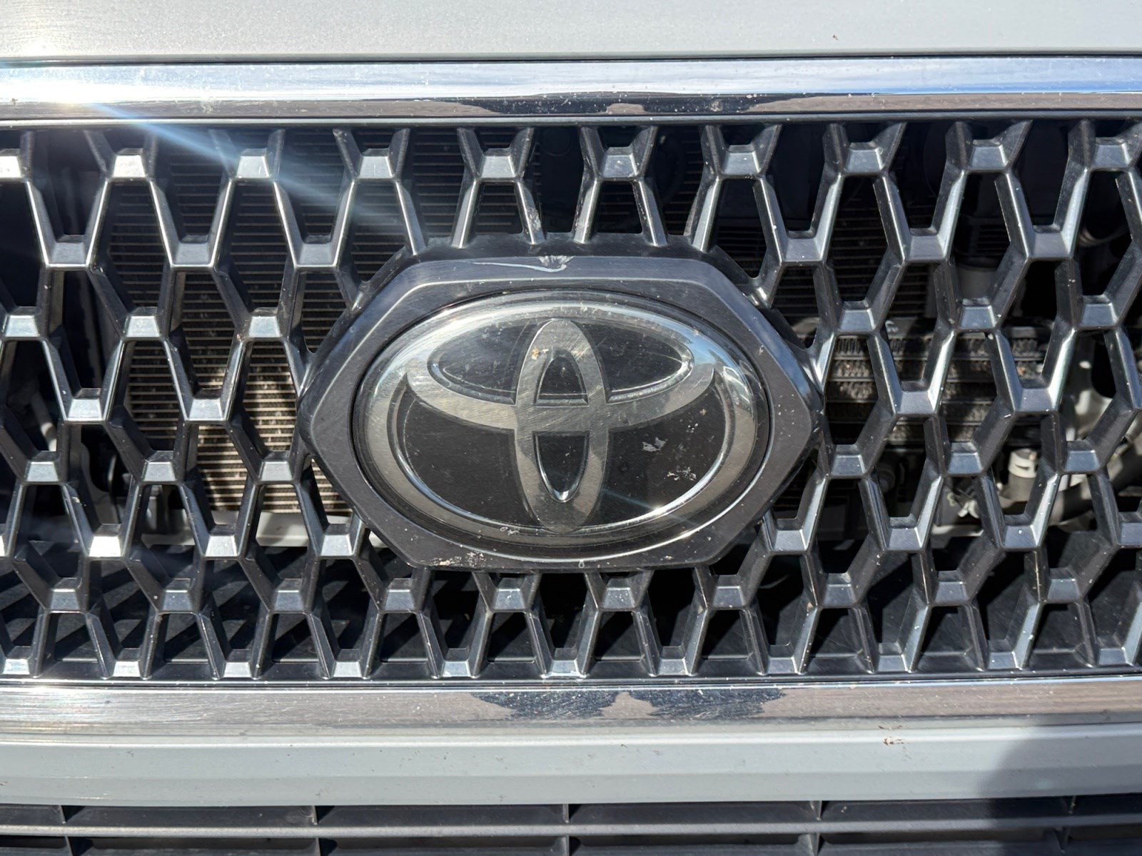 Used 2018 Toyota Tacoma TRD Sport AWD/4WD image 22