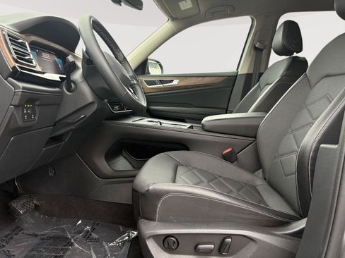 Certified 2024 Volkswagen Atlas SE AWD/4WD image 4