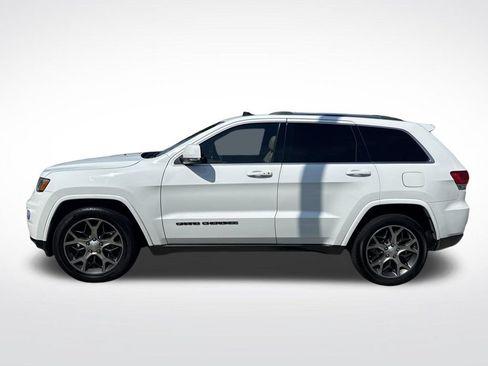 Used 2018 Jeep Grand Cherokee Limited RWD image 3