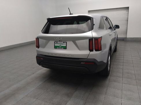 Used 2022 Kia Sorento LX FWD image 9
