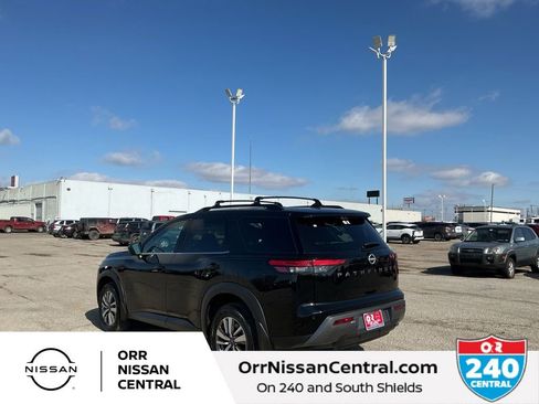 New 2026 Nissan Pathfinder SL image 7