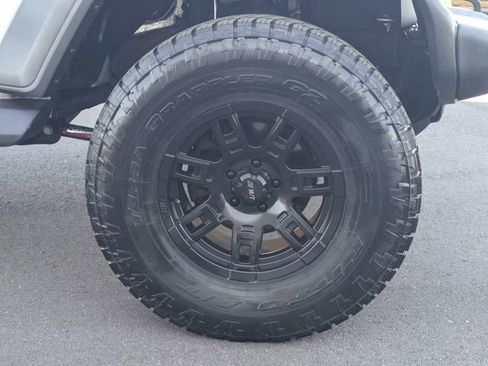 Used 2021 Jeep Gladiator Sport w/ Trailer Tow Package image 11