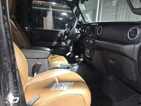 Used 2021 Jeep Wrangler Unlimited Sahara w/ Dual Top Group AWD/4WD image 3