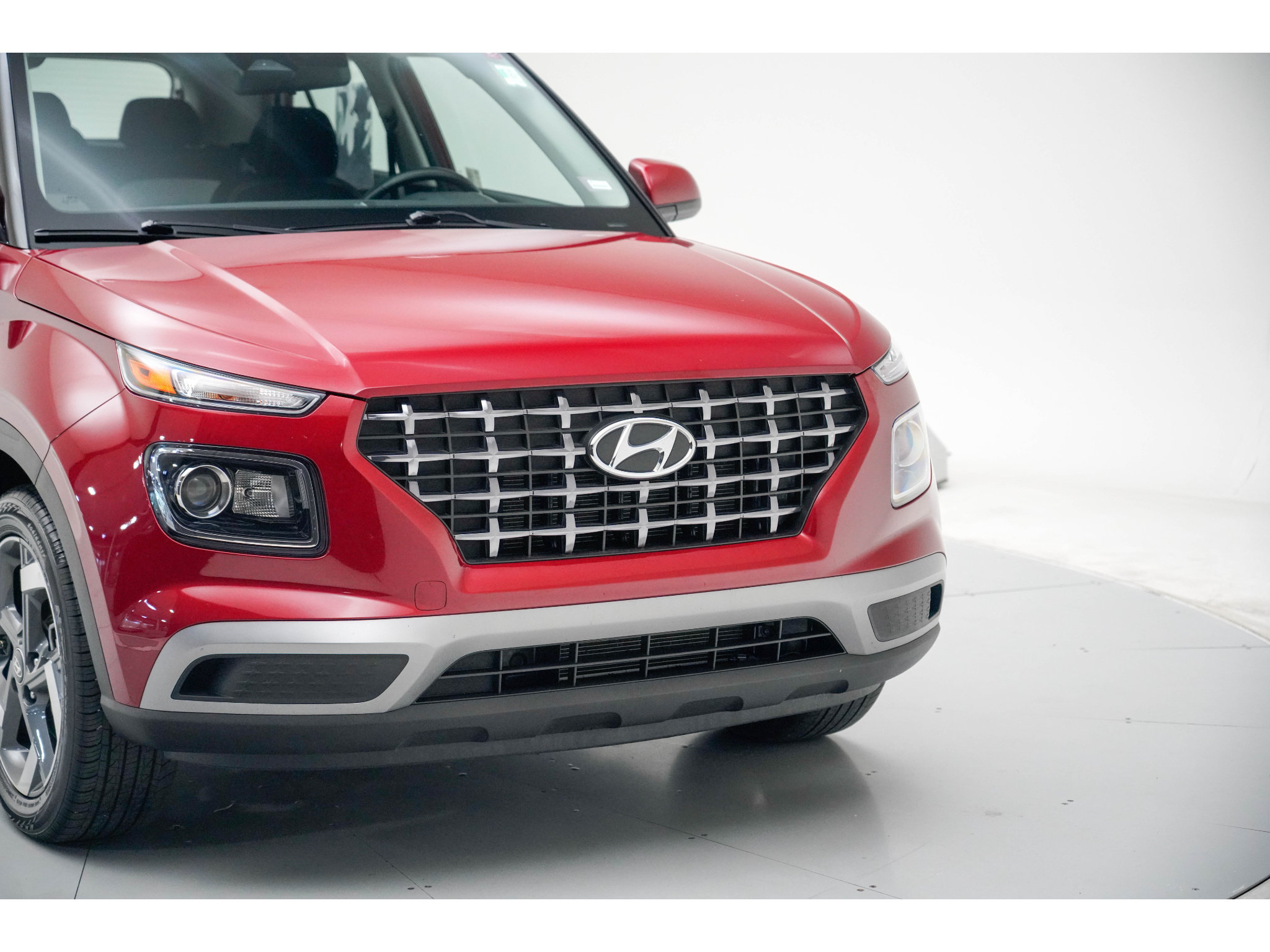 Used 2025 Hyundai Venue SEL FWD image 10