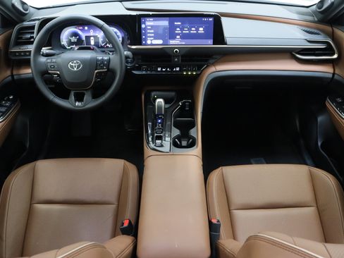 Certified 2025 Toyota Crown Signia w/ Advanced Technology Package AWD/4WD image 33